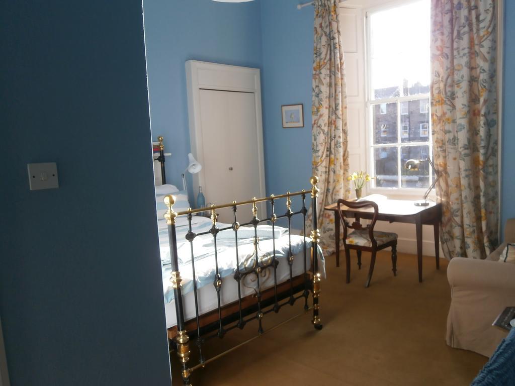 Winter Cherry Bed & Breakfast Эдинбург Номер фото