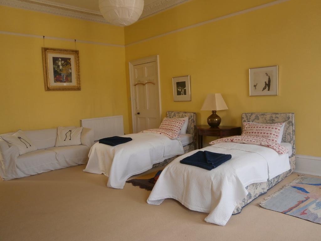 Winter Cherry Bed & Breakfast Эдинбург Номер фото