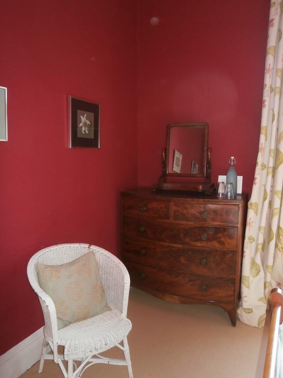 Winter Cherry Bed & Breakfast Эдинбург Номер фото