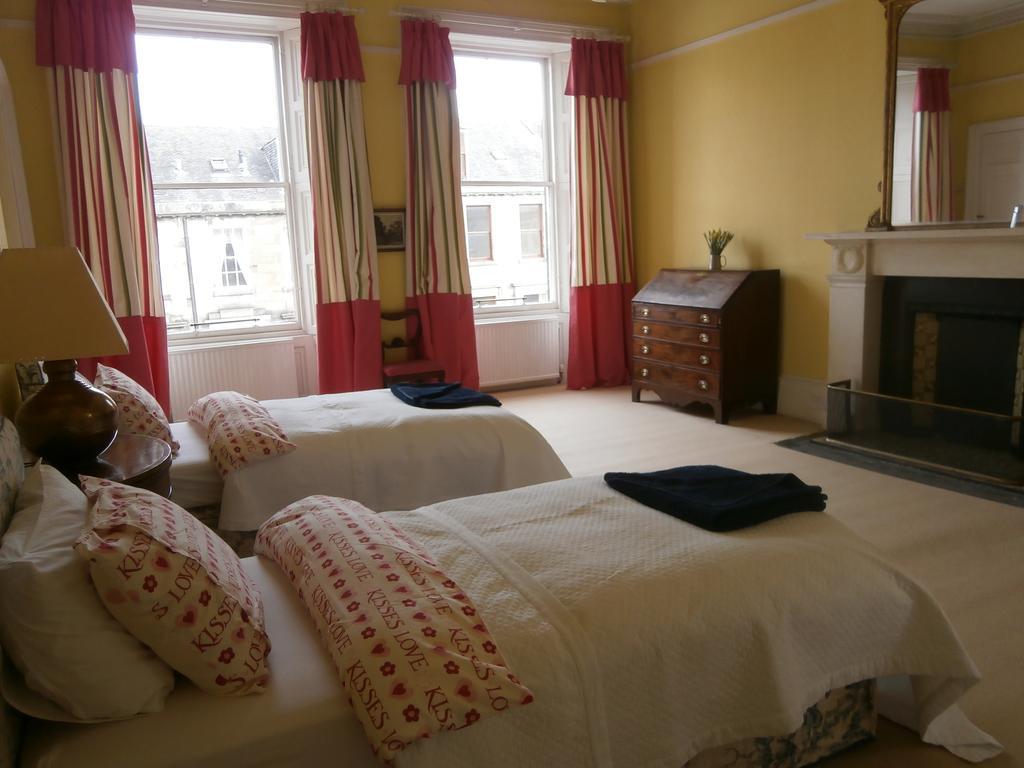 Winter Cherry Bed & Breakfast Эдинбург Номер фото