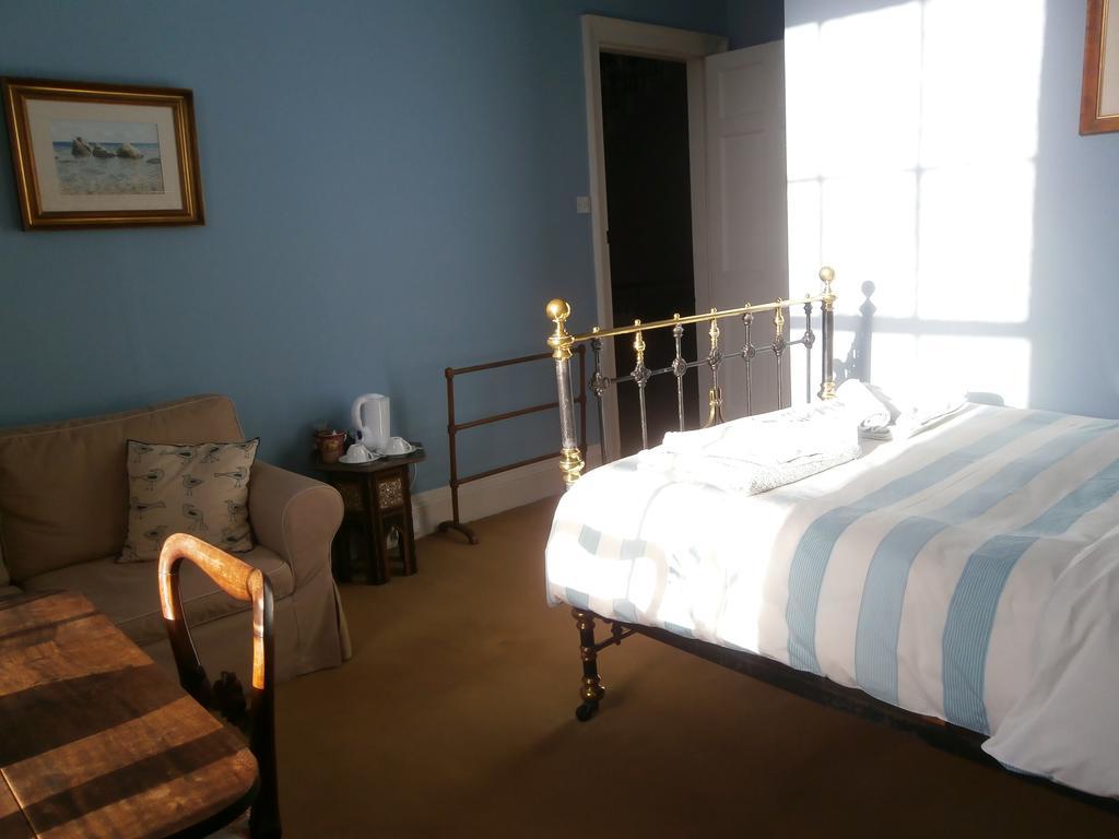 Winter Cherry Bed & Breakfast Эдинбург Номер фото