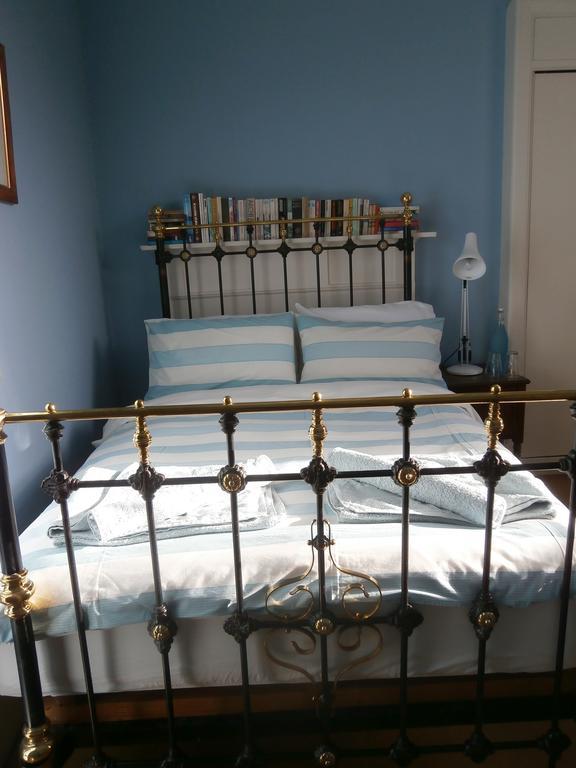 Winter Cherry Bed & Breakfast Эдинбург Номер фото