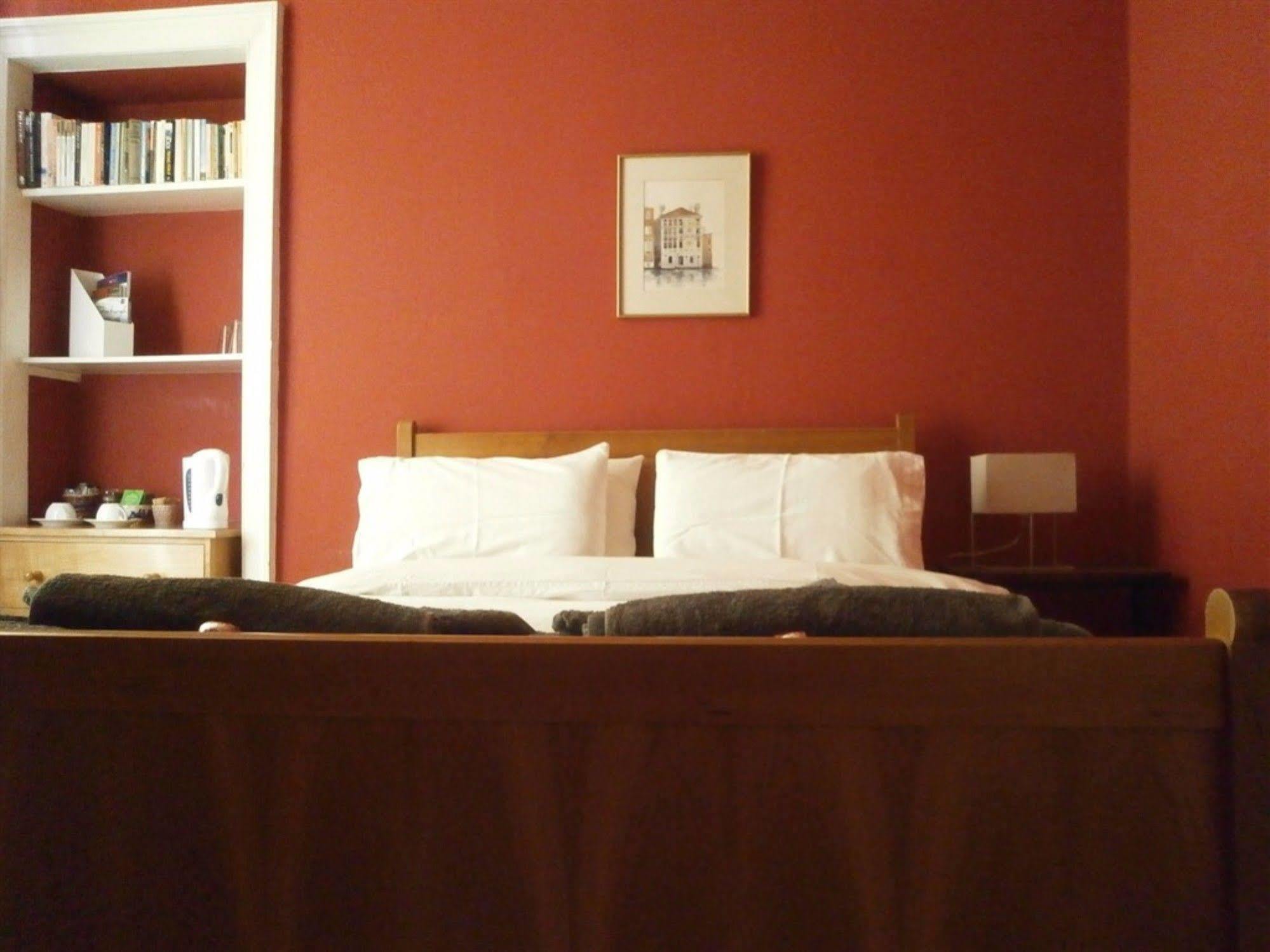 Winter Cherry Bed & Breakfast Эдинбург Экстерьер фото