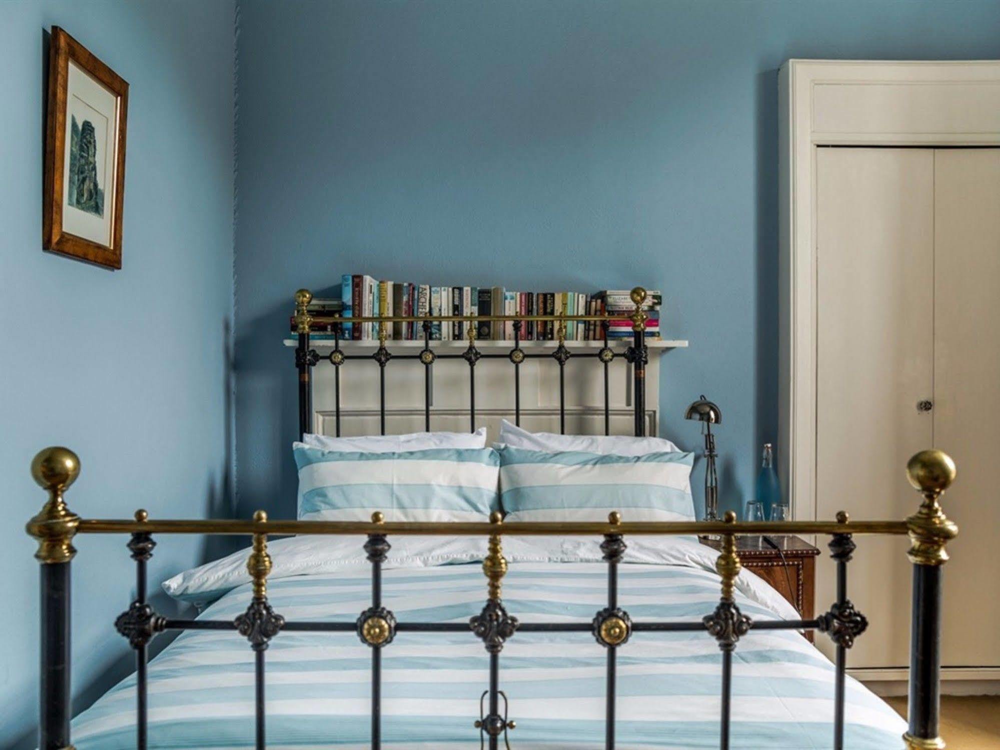 Winter Cherry Bed & Breakfast Эдинбург Экстерьер фото