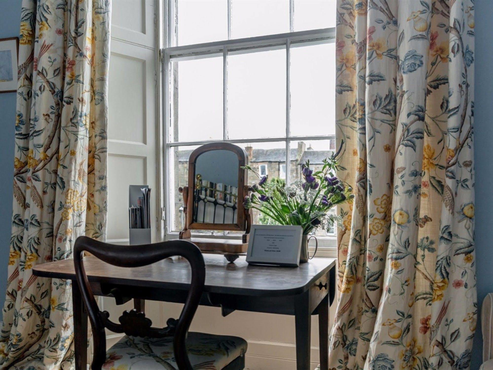 Winter Cherry Bed & Breakfast Эдинбург Экстерьер фото