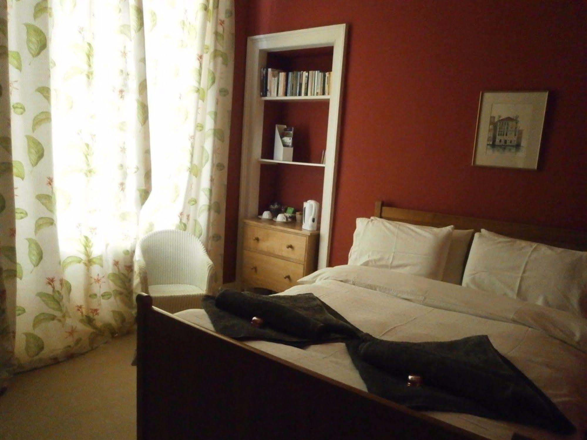 Winter Cherry Bed & Breakfast Эдинбург Экстерьер фото