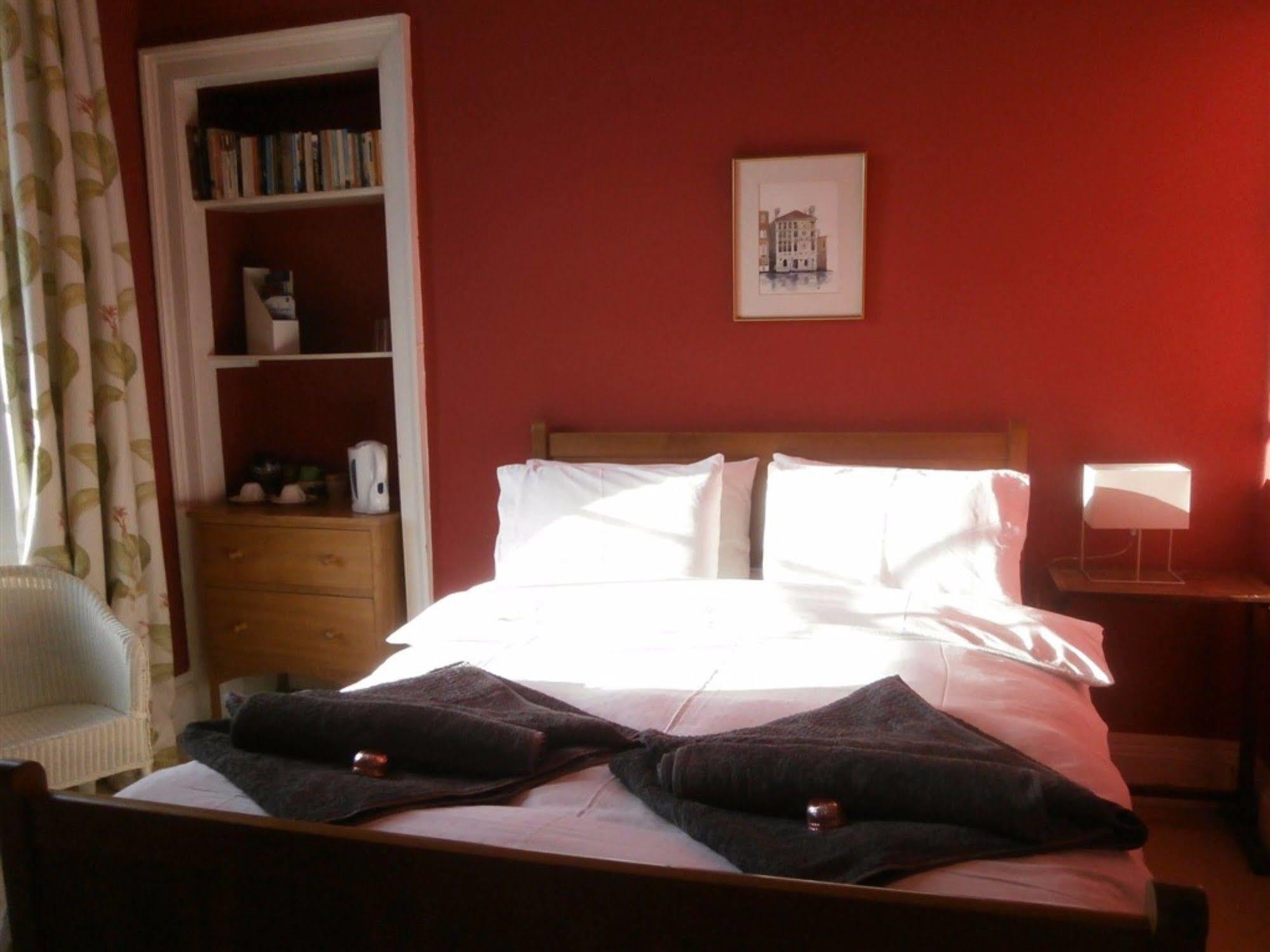 Winter Cherry Bed & Breakfast Эдинбург Экстерьер фото